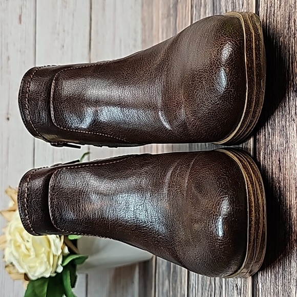 BARETRAPS MEDLEY DARK BROWN LEATHER ANKLE ZIP BOOTIES - Picture 3 of 14